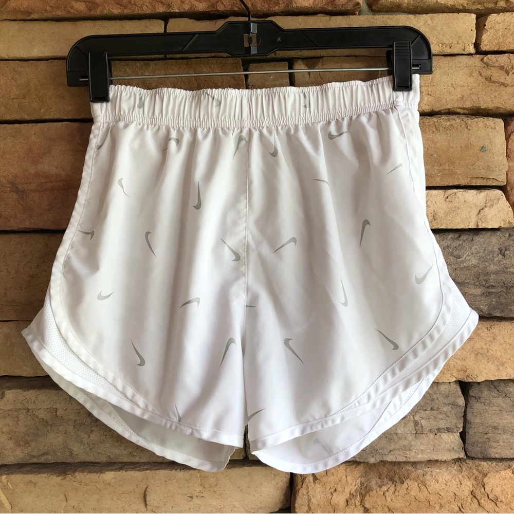 Nike white Swoosh active shorts Like New Women Small